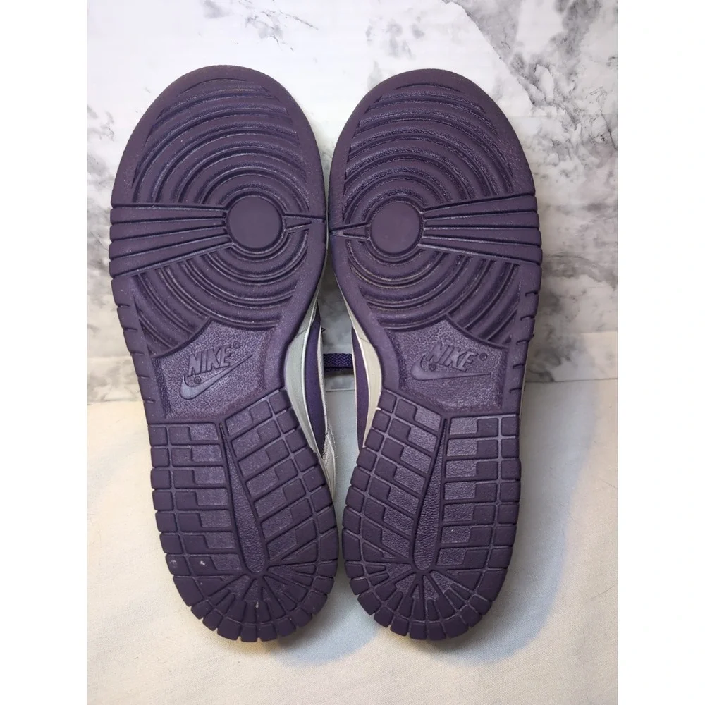 Women's Size 8 Nike Dunk Low White/Purple 2009